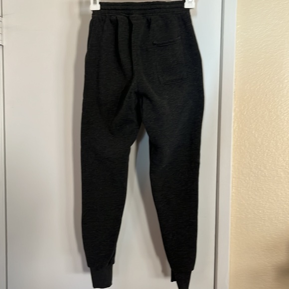 Hype boys sweatpants Size 12/14 waistband smallest 10 1/4” front side to side - Picture 5 of 8